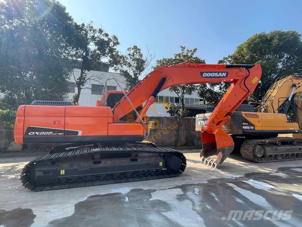 Doosan DX 225 LC Polovni bageri sa dugom rukom