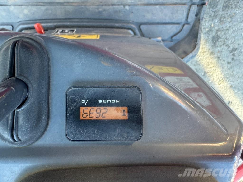 Yanmar SV08 (1E826) Mini bageri < 7t