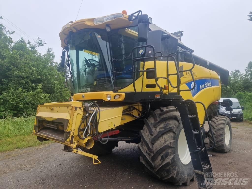 New Holland CX 8070 Kombajni