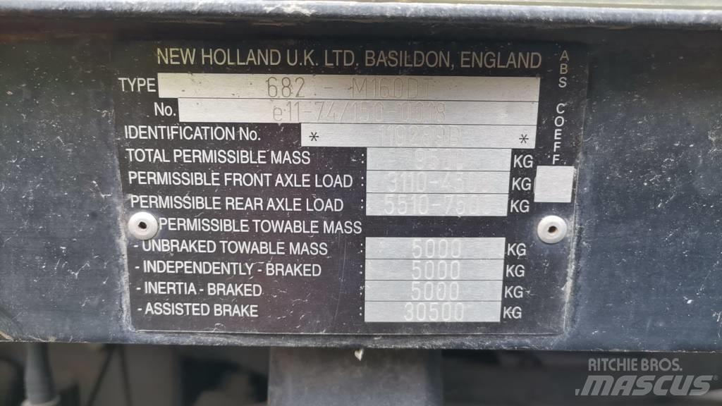 New Holland M160 Traktori