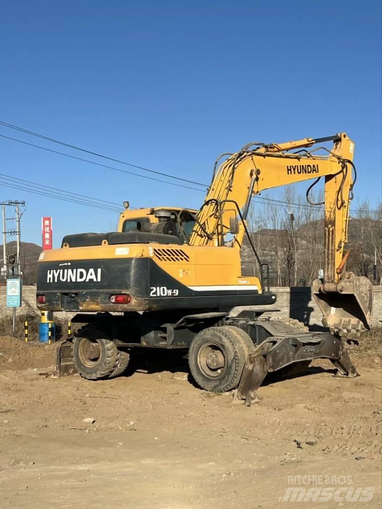 Hyundai R210W-9 Bageri točkaši