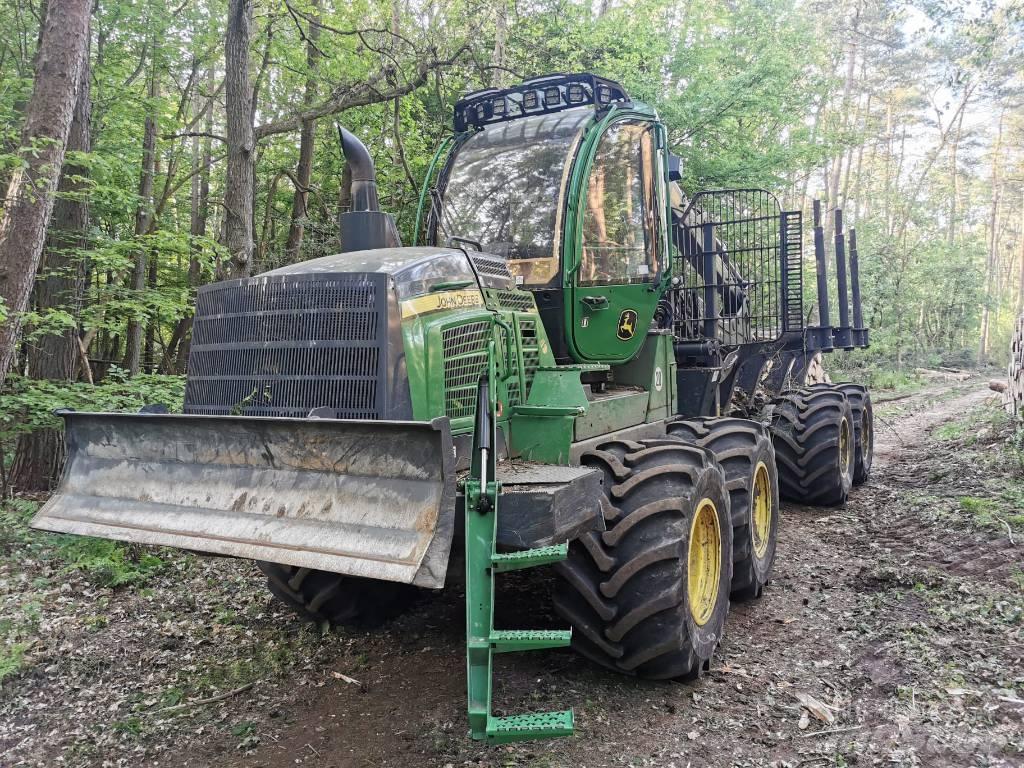 John Deere 1110G Forvarderi
