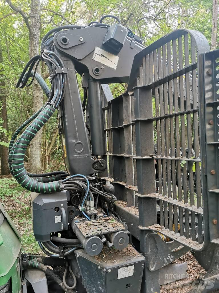 John Deere 1110G Forvarderi