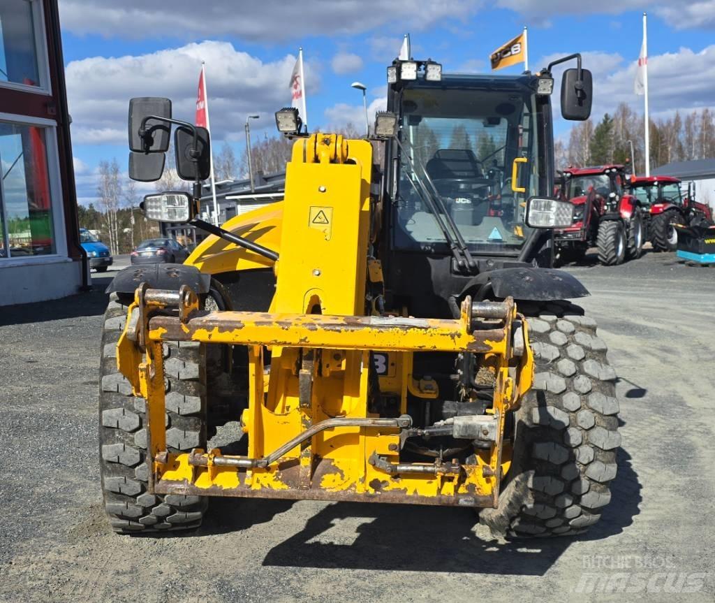 JCB 542-70 Poljoprivredni teleskopski utovarivači