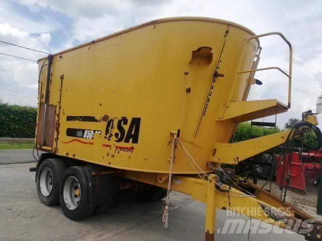  USA 850CF Mešaona stočne hrane