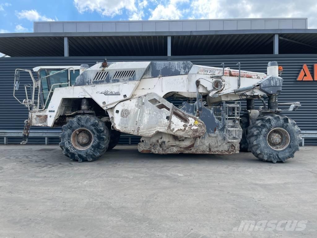 Wirtgen WR 2401 Mašine za reciklažu asfalta