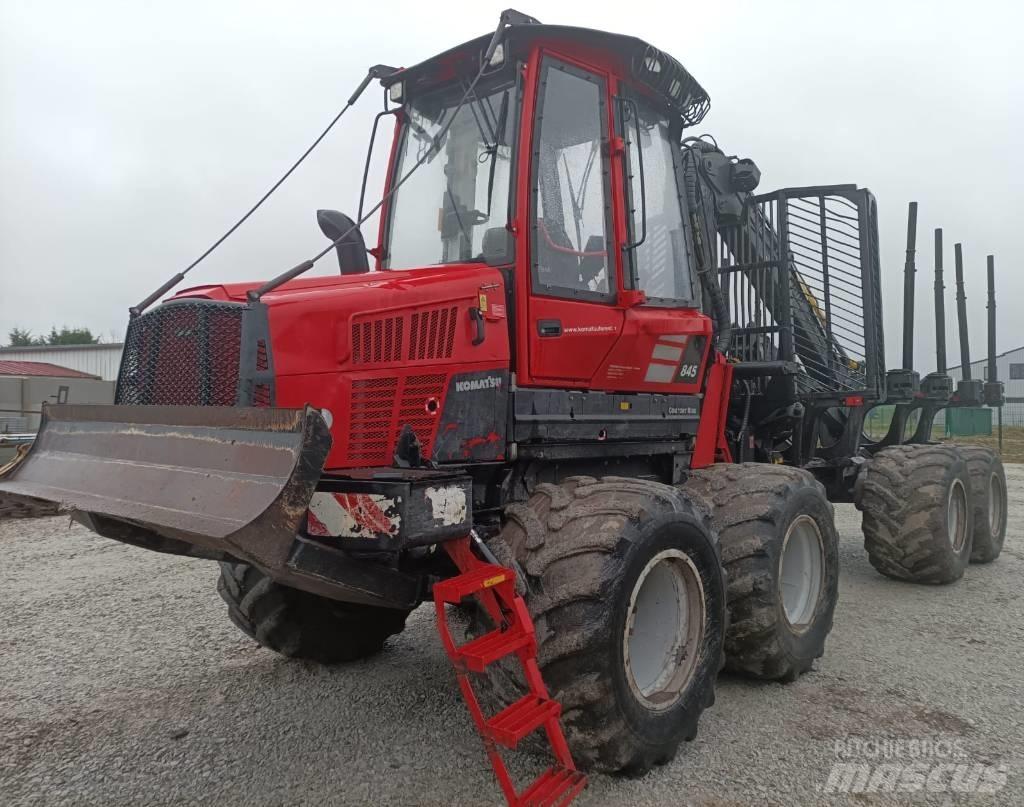 Komatsu 845 Forvarderi