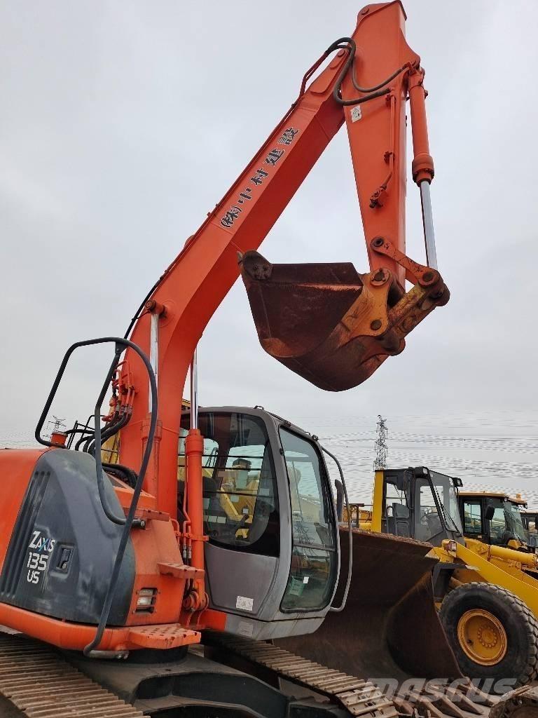 Hitachi ZX 135 US Bageri guseničari