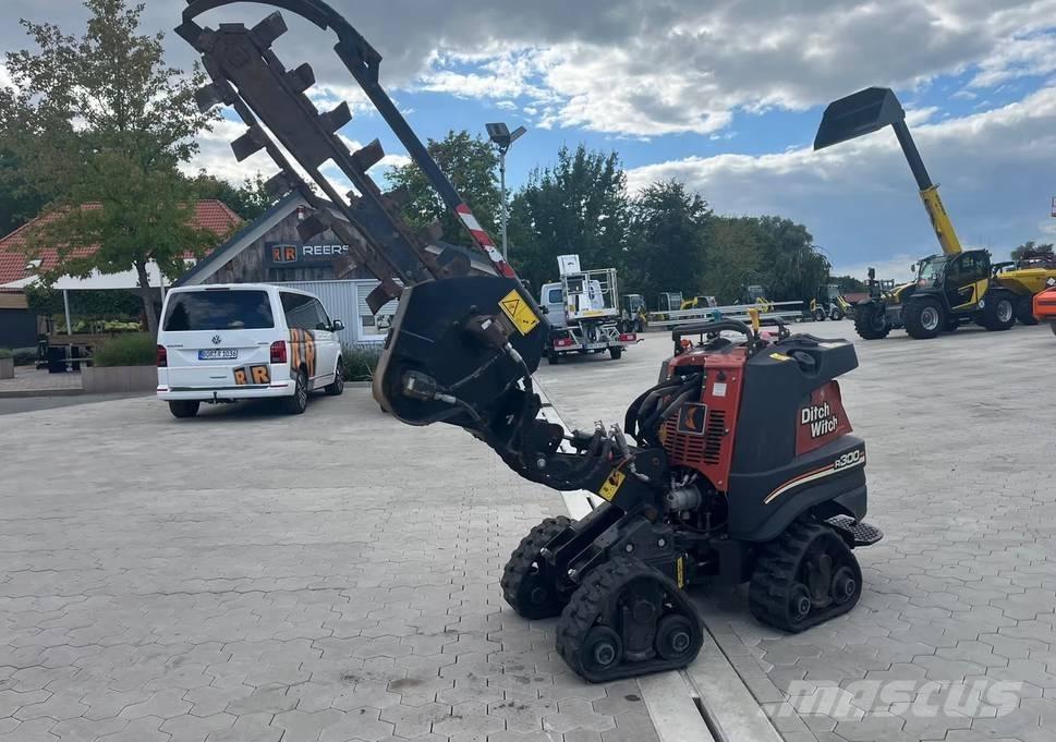 Ditch Witch R300 Damperi na gusenice