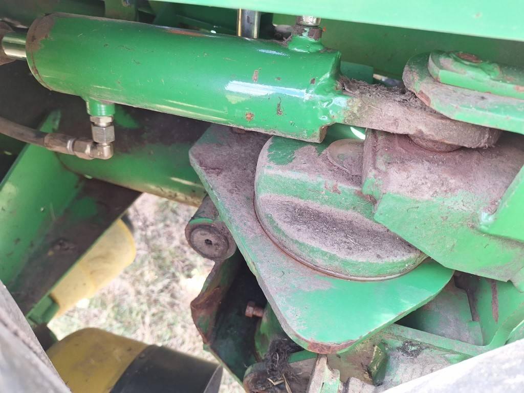 John Deere 328 Uređaji za kosačice