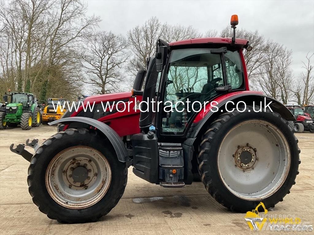 Valtra N 124 Traktori