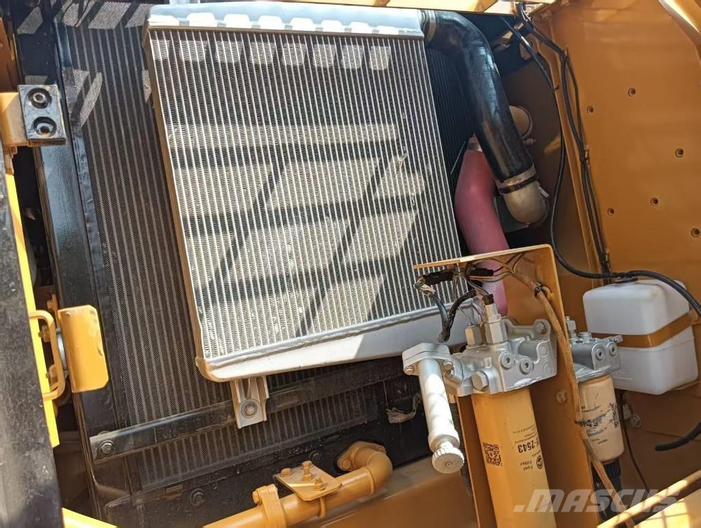 CAT 330 D Bageri guseničari