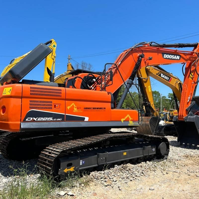 Doosan DX225-9C Bageri guseničari