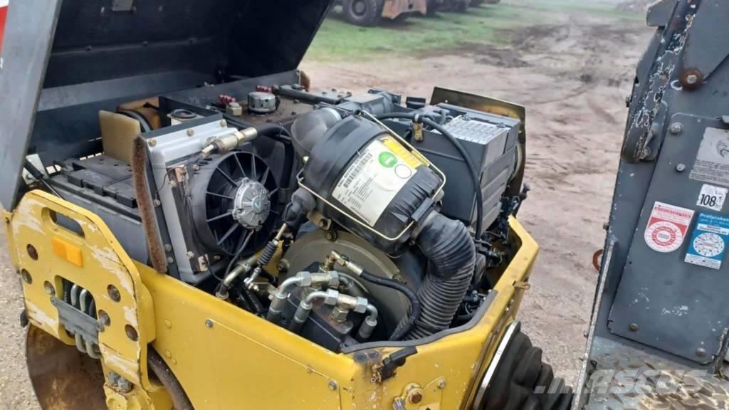 Bomag BW 100 AD-3 Valjci sa duplim bubnjem
