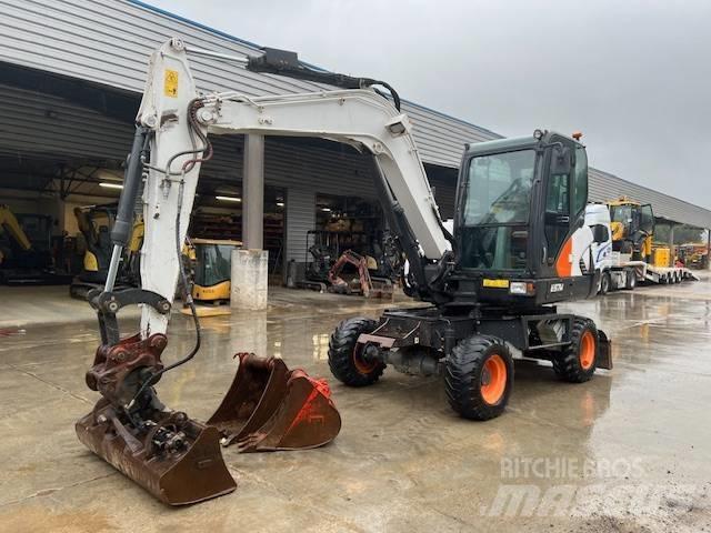 Bobcat E 57 W Bageri točkaši