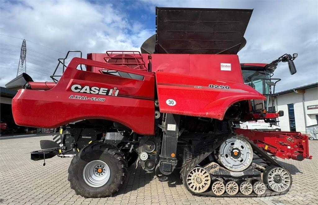Case IH AF 8250 Kombajni