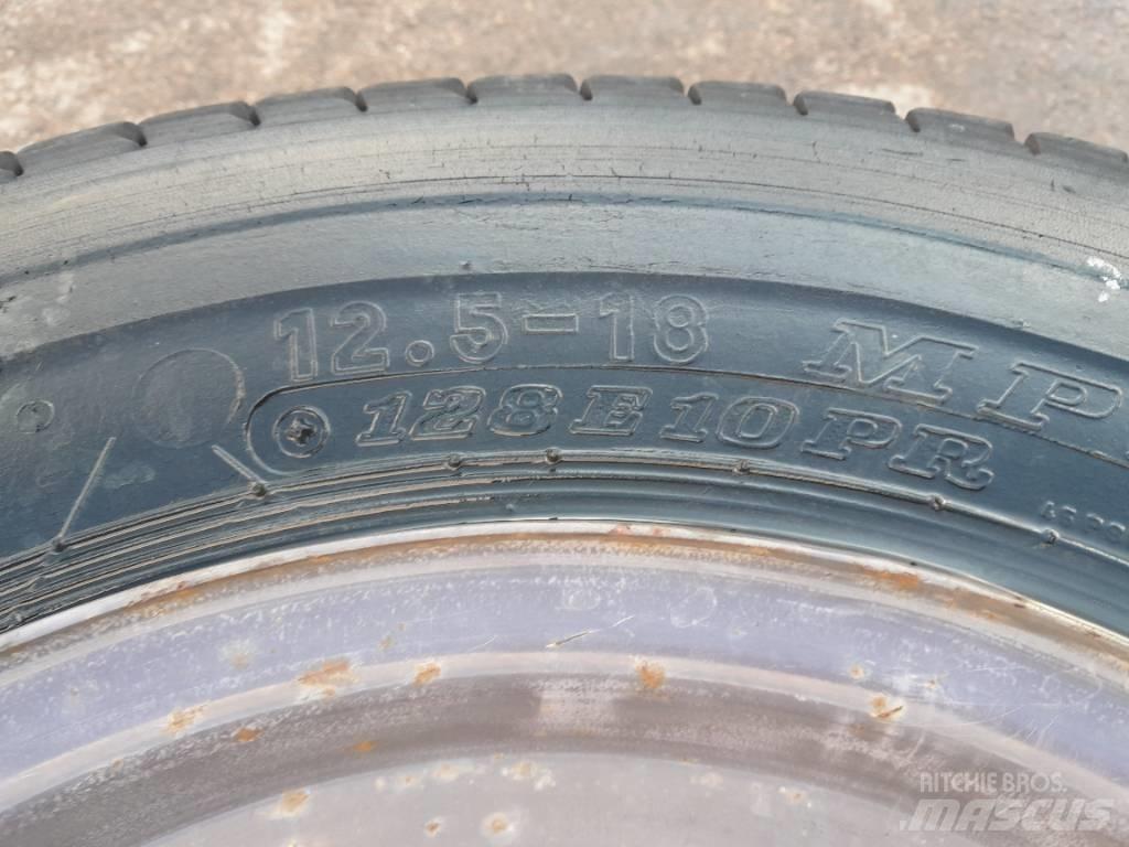 Dunlop 12,5-18 Hjul Gume, točkovi i felne