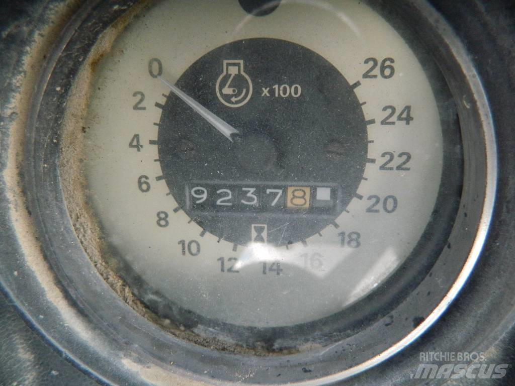 Ford TW 25 Traktori