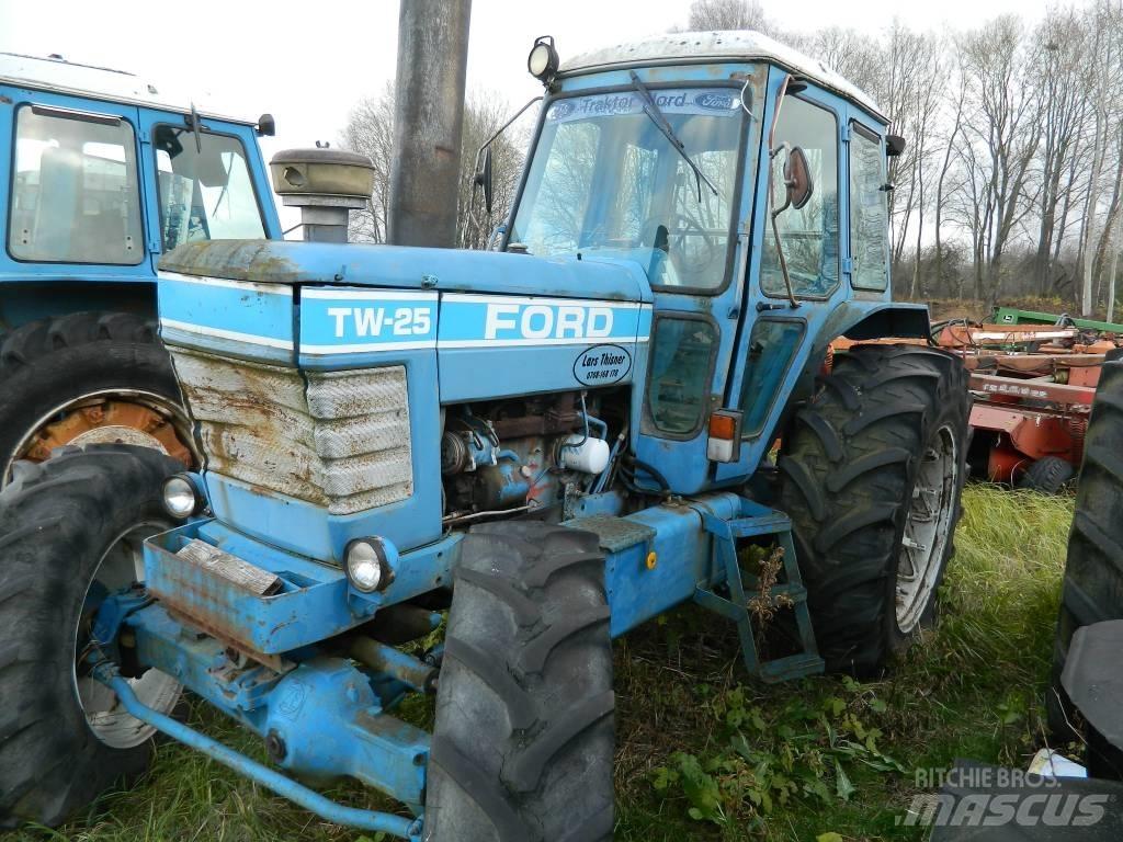 Ford TW 25 Traktori