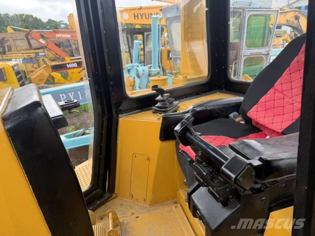 CAT D 6 R Buldožeri guseničari