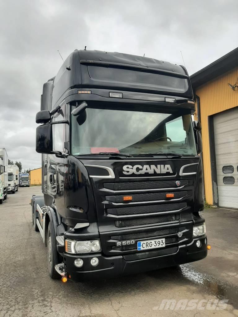Scania R 560 Rol kiper kamioni sa kukom za podizanje tereta