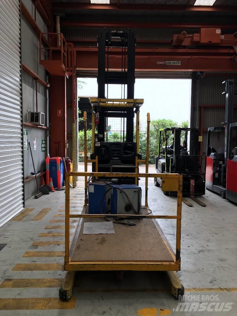 Hyster R30XMF3 Visoko dizajući komisioni viljuškar