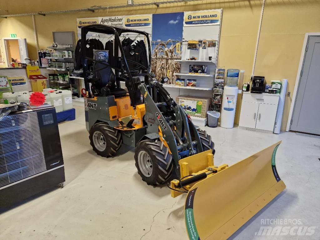 GiANT G1100 Višenamenski utovarivači