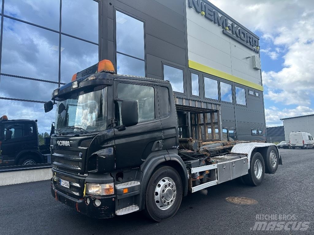 Scania P420 6x2*4 Rol kiper kamioni sa kukom za podizanje tereta
