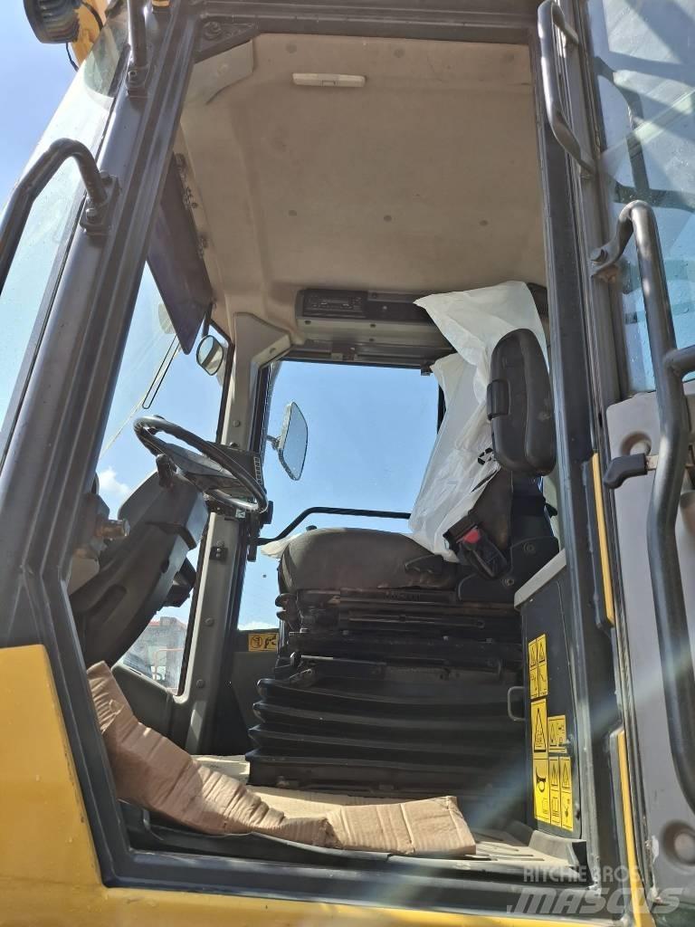 Komatsu WA 380-8 Mini utovarivači