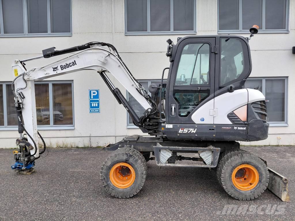 Bobcat E 57 W Bageri točkaši
