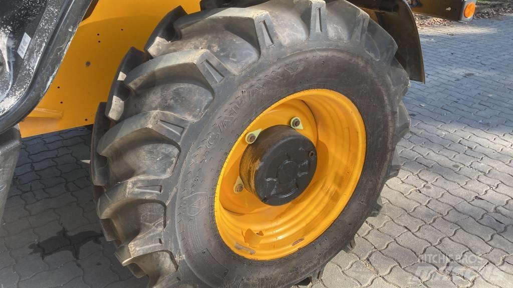 JCB 535 V 125 Teleskopski viljuškari