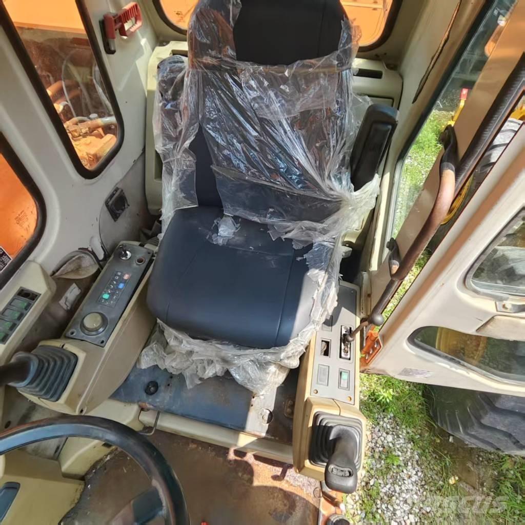 Doosan DH 210 W Bageri točkaši