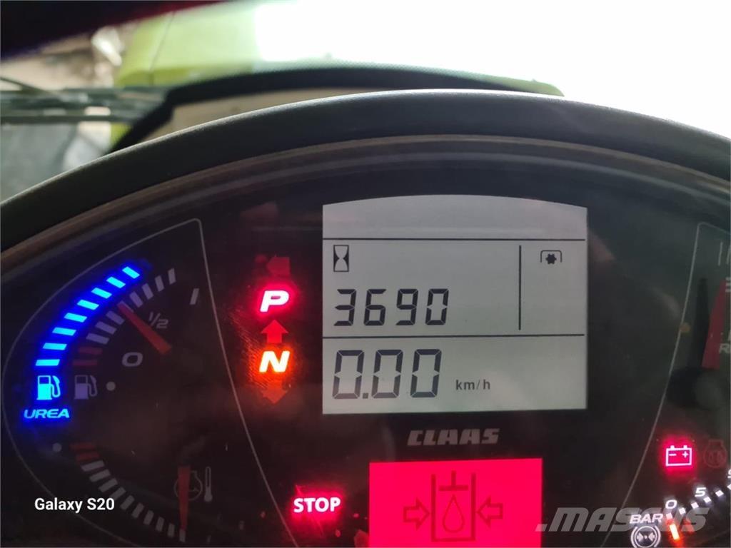 CLAAS Axion 810 Traktori