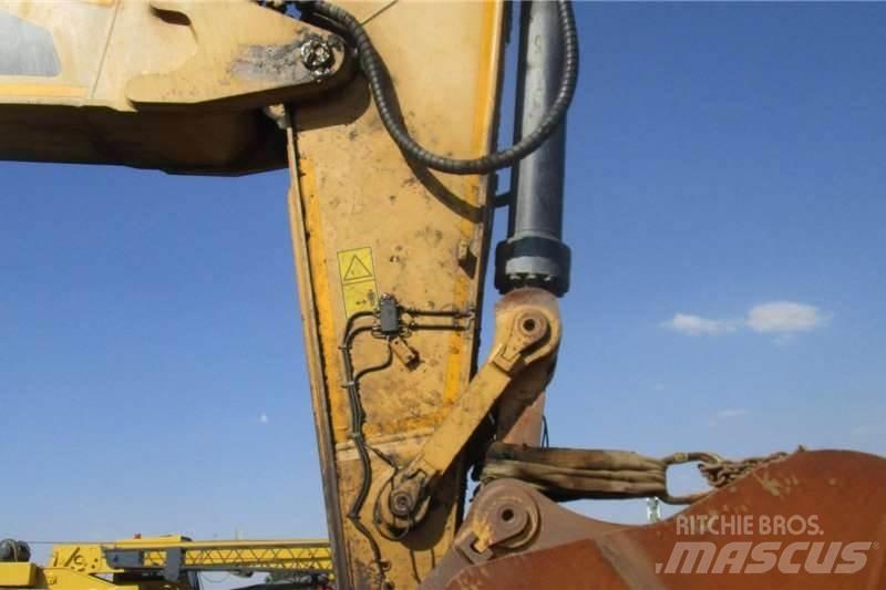 CAT 374FL Mini bageri < 7t