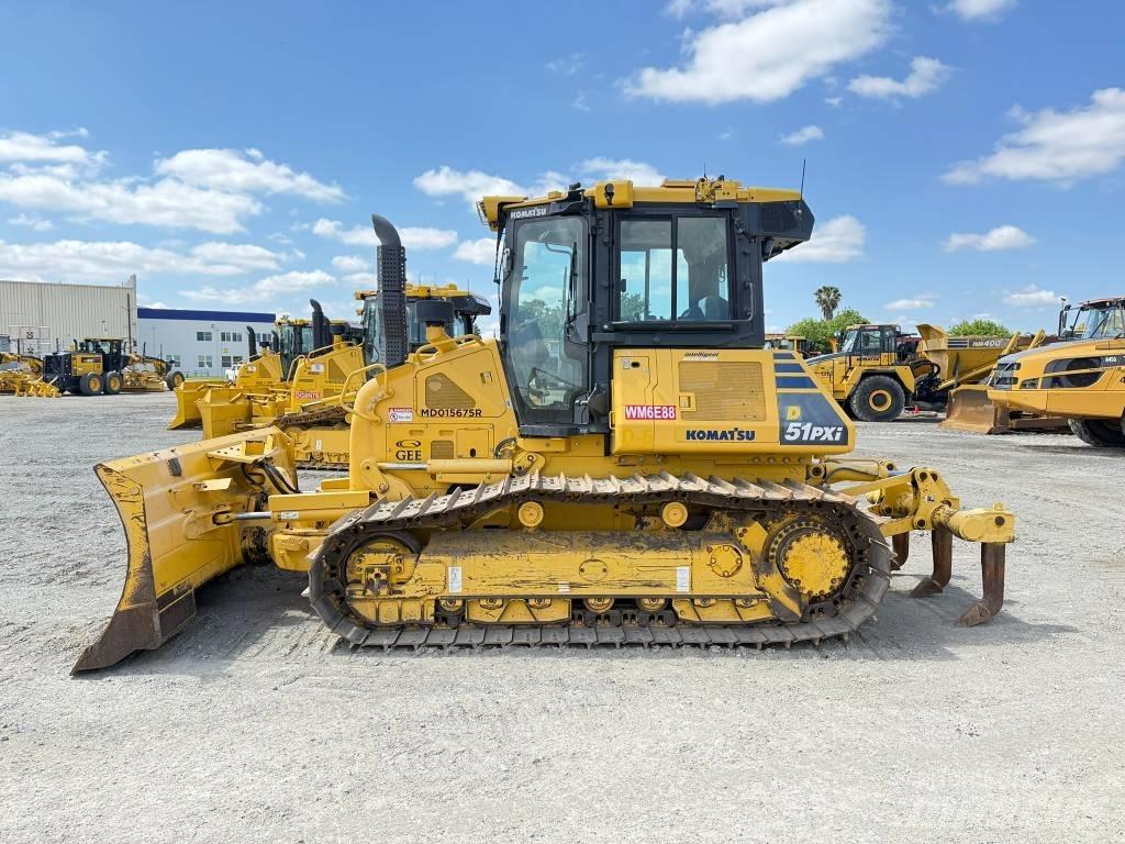 Komatsu D51PXi-24 Buldožeri guseničari