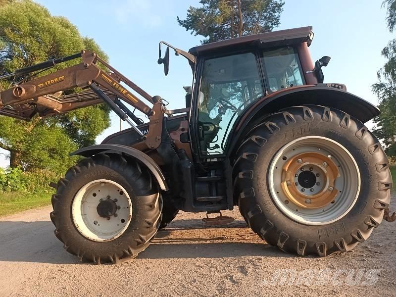Valtra N 141 Traktori
