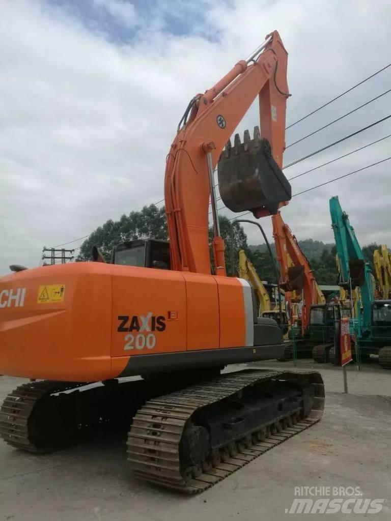 Hitachi zx200 Bageri guseničari