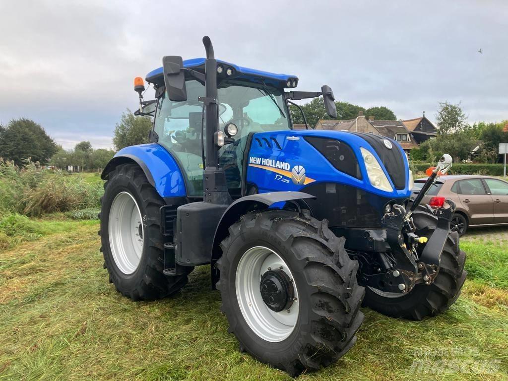 New Holland T7.225 Traktori