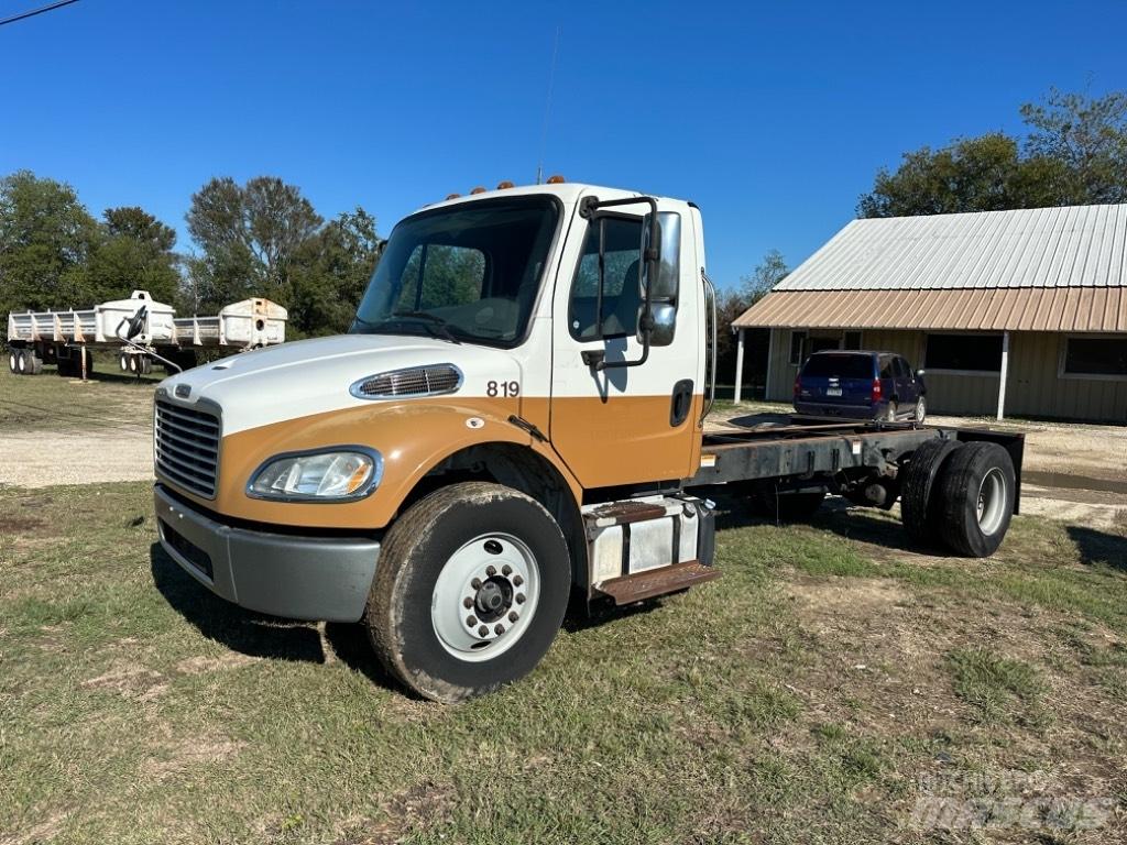 Freightliner M 106 Kamioni-šasije
