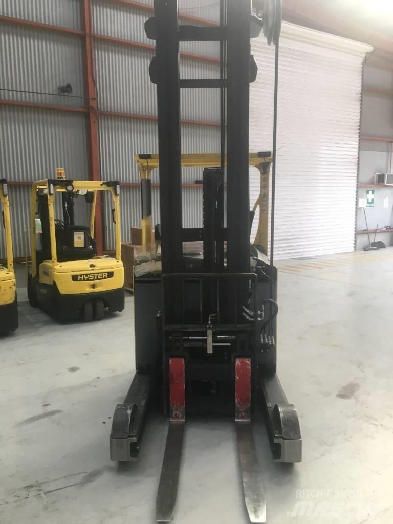 Hyster R1.6 Viljuškari sa pomičnim stupom