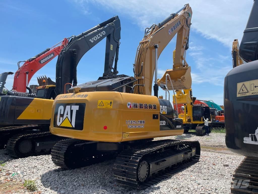 CAT 323D2 Bageri guseničari