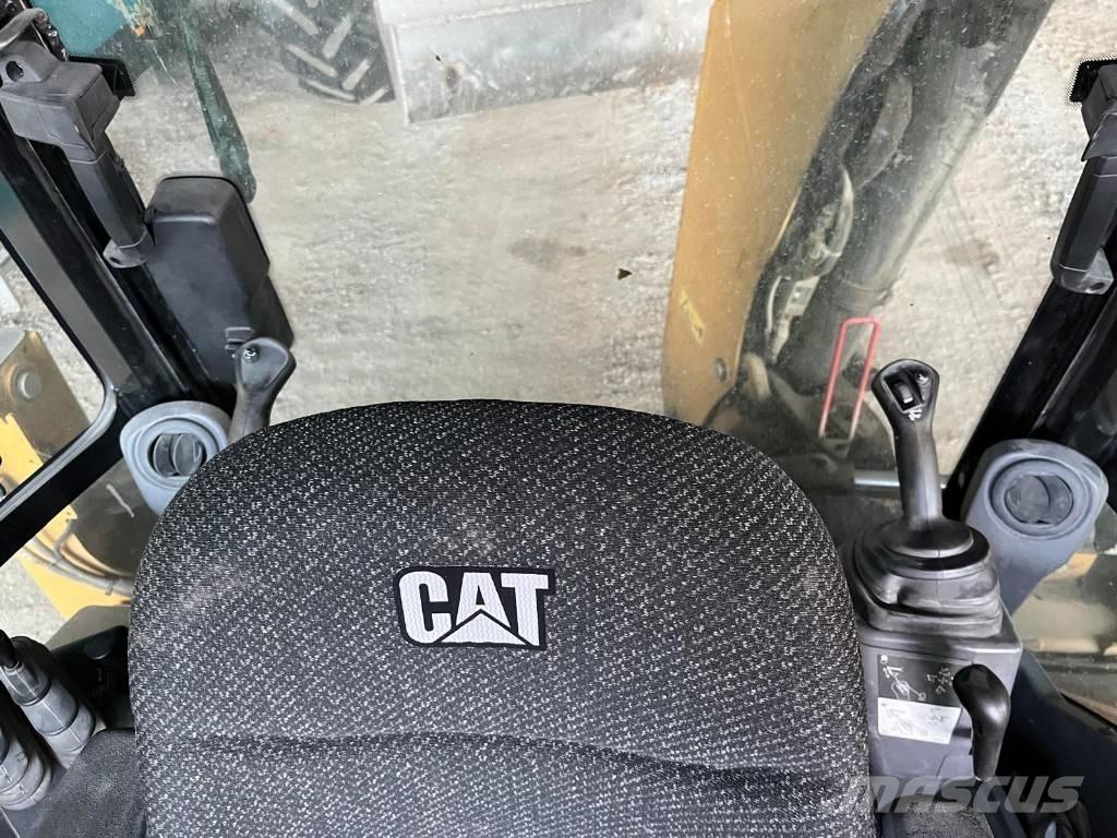 CAT 432 F 2 Rovokopači