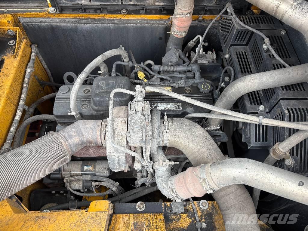 LiuGong CLG933E Bageri guseničari