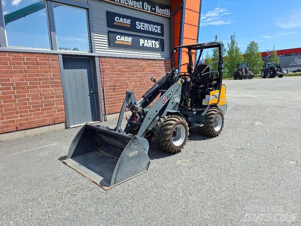 GiANT G 2300 HD Višenamenski utovarivači