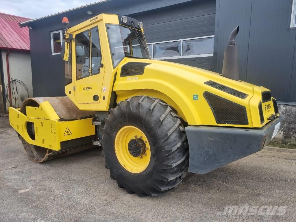 Bomag 213HD Gumeni valjci na točkovima