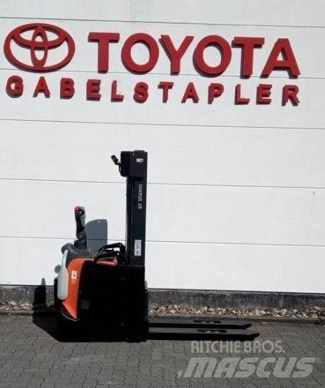Toyota SPE140L Ručni električni viljuškar