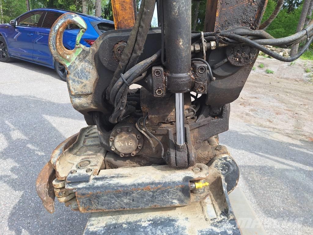 JCB JZ 140 LC Bageri guseničari