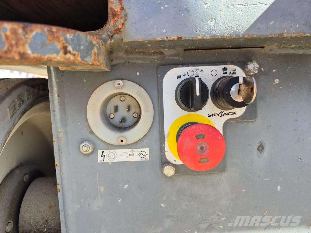 SkyJack SJ 4632 Makazaste platforme