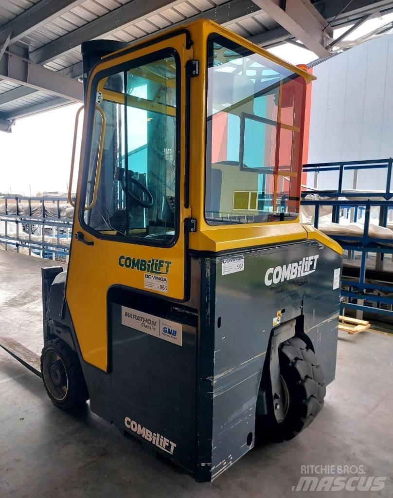 Combilift CBE4 Viljuškari sa 4-stranskim dohvatom