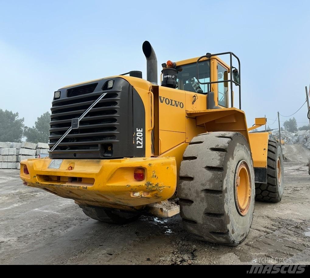 Volvo L 220 E Utovarivači na točkove